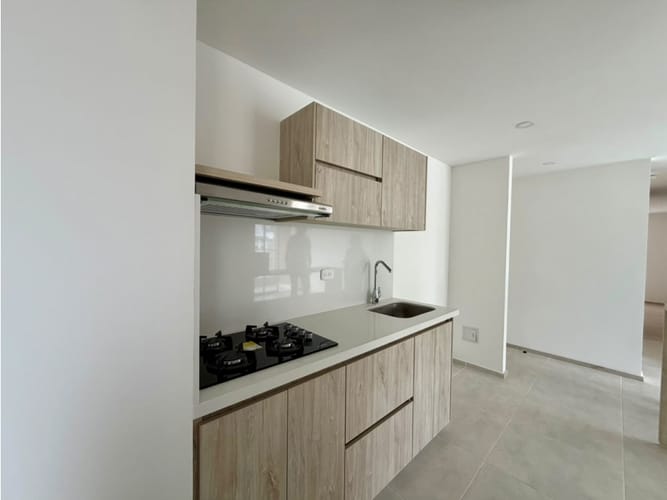 Apartamento de 3 alcobas en venta en Baja Suiza, Manizales, 77 m² · foto 3 de 14
