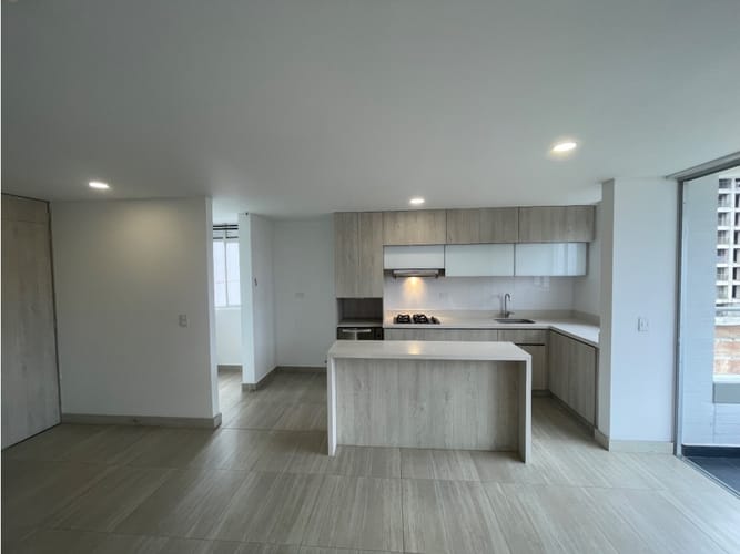 Apartamento de 3 alcobas en arriendo en Alto De Las Flores, Sabaneta, 80 m² · foto 3 de 17