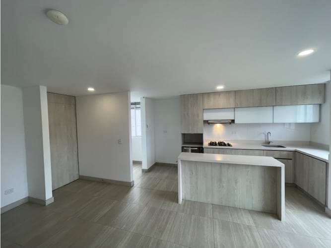 Apartamento de 3 alcobas en arriendo en Alto De Las Flores, Sabaneta, 80 m² · foto 4 de 17