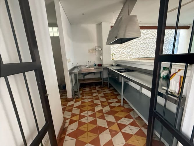 Casa de 13 alcobas en arriendo en Centro, Santa Marta, 1000 m² · foto 5 de 24
