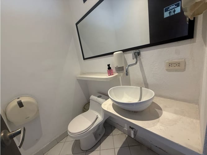 Casa de 13 alcobas en arriendo en Centro, Santa Marta, 1000 m² · foto 9 de 24