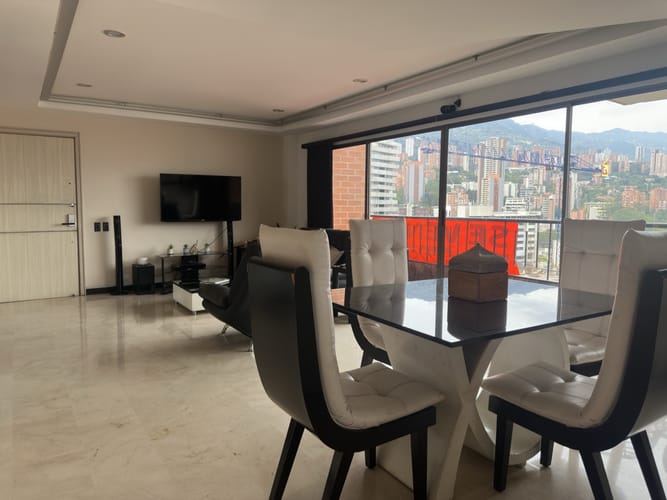 Apartamento de 3 alcobas en venta en La Linde, Medellín, 122 m² · foto 2 de 14