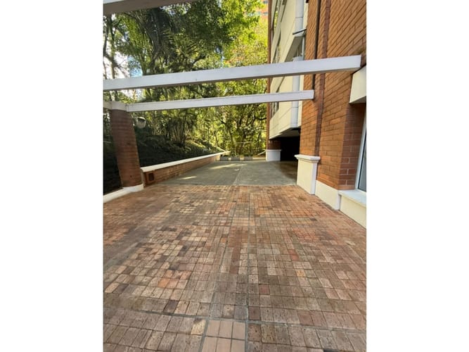 Apartamento de 3 alcobas en venta en Los Naranjos, Medellín, 121 m² · foto 20 de 22