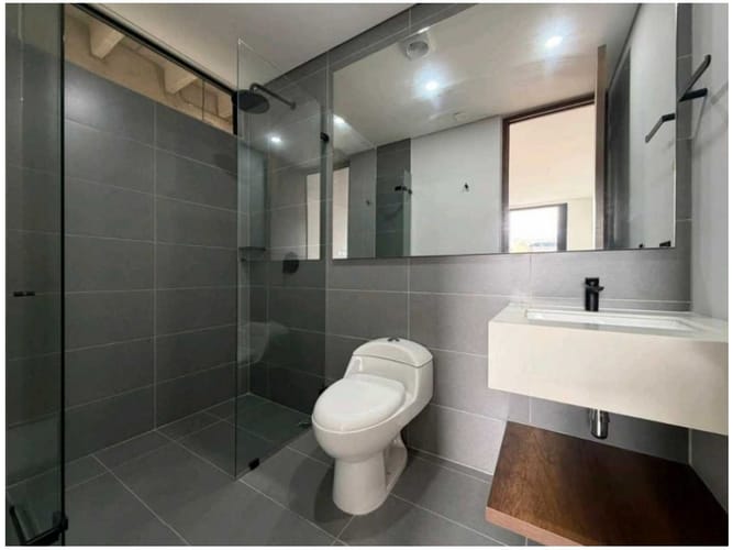 Apartamento de 2 alcobas en venta en Altos Del Poblado, Medellín, 142 m² · foto 3 de 11