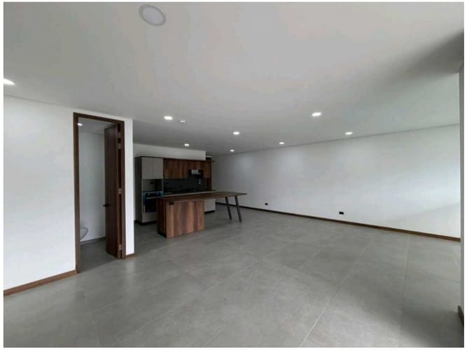 Apartamento de 2 alcobas en venta en Altos Del Poblado, Medellín, 142 m² · foto 10 de 11