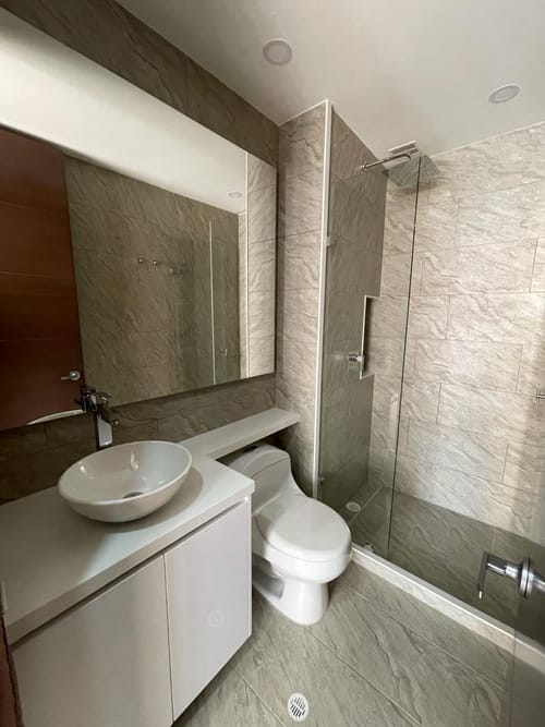 Apartaestudio en venta en Chicó Navarra, Bogotá, 54 m² · foto 10 de 13