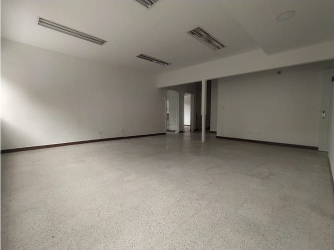 Local en arriendo en Calasanz, Medellín, 195 m² · foto 2 de 24