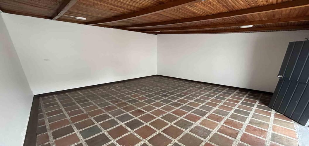 Casa de 7 alcobas en venta en Alamos, Pereira, 364 m² · foto 9 de 18