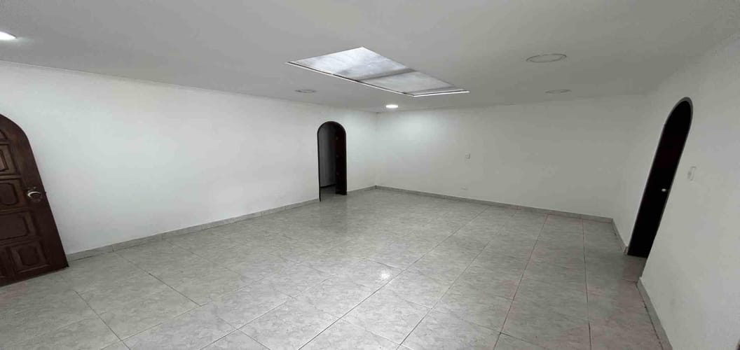Casa de 7 alcobas en venta en Alamos, Pereira, 364 m² · foto 12 de 18