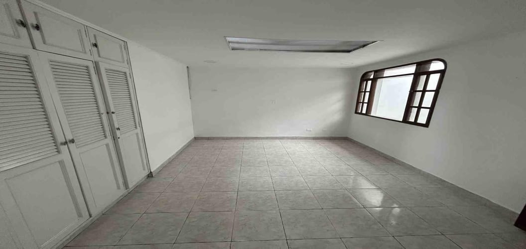 Casa de 7 alcobas en venta en Alamos, Pereira, 364 m² · foto 15 de 18