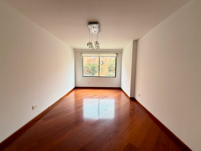 Apartamento en venta en Lagos De Cordoba, Bogotá · foto 2 de 24