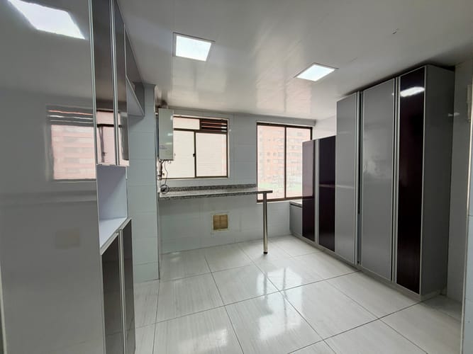 Apartamento en venta en Lagos De Cordoba, Bogotá · foto 5 de 24