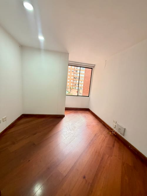 Apartamento en venta en Lagos De Cordoba, Bogotá · foto 7 de 24