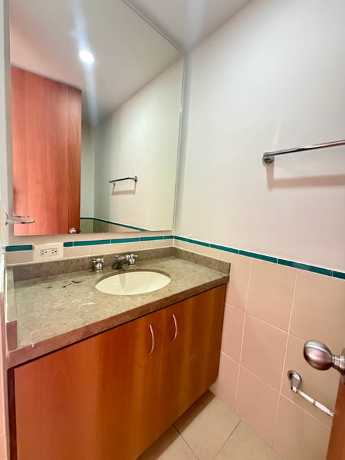 Apartamento en venta en Lagos De Cordoba, Bogotá · foto 8 de 24