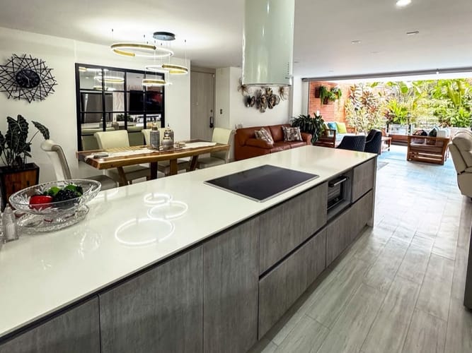 Apartamento de 3 alcobas en venta en El Poblado, Medellín, 148 m² · foto 2 de 15