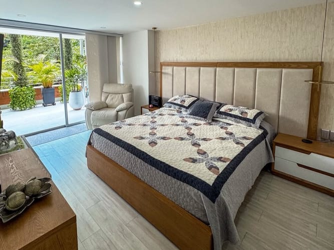 Apartamento de 3 alcobas en venta en El Poblado, Medellín, 148 m² · foto 4 de 15
