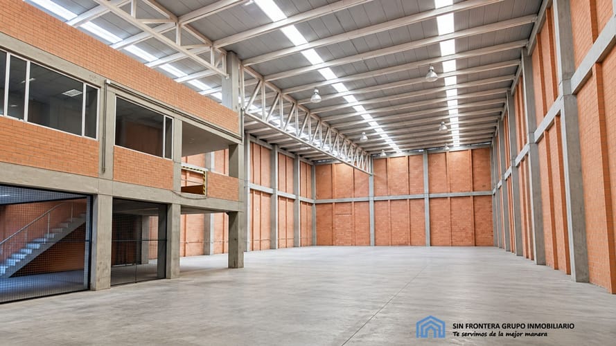 Bodega en venta en Siberia, Cota, 1600 m² · foto 2 de 4