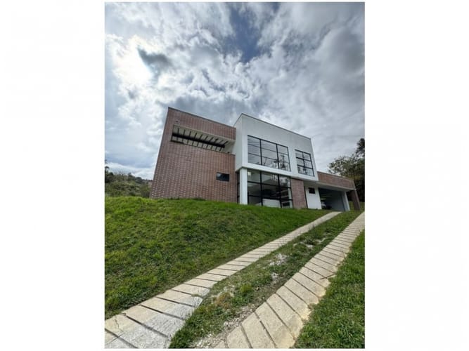 Casa de 3 alcobas en venta en Pantanillo, Envigado, 396 m² · foto 5 de 24