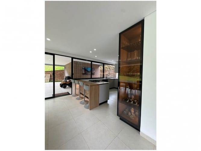 Casa de 3 alcobas en venta en Pantanillo, Envigado, 396 m² · foto 8 de 24