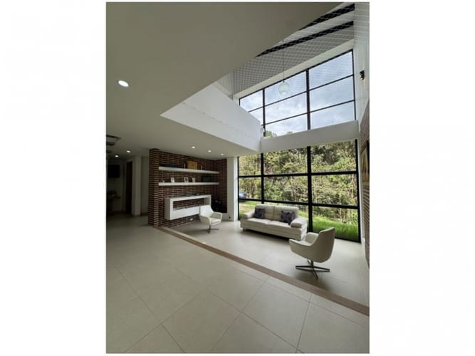 Casa de 3 alcobas en venta en Pantanillo, Envigado, 396 m² · foto 19 de 24