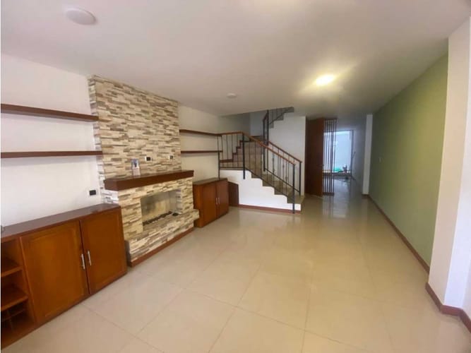Casa de 3 alcobas en venta en Cota, 176 m² · foto 3 de 16