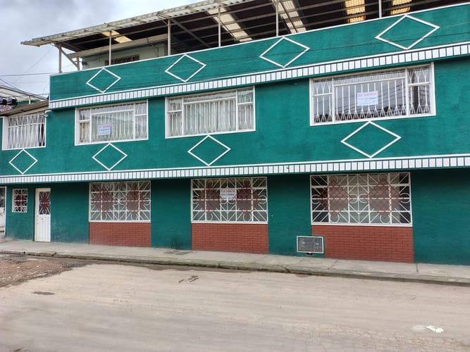 Casa de 9 alcobas en venta en Alqueria La Fragua, Bogotá, 233 m² · foto 2 de 24