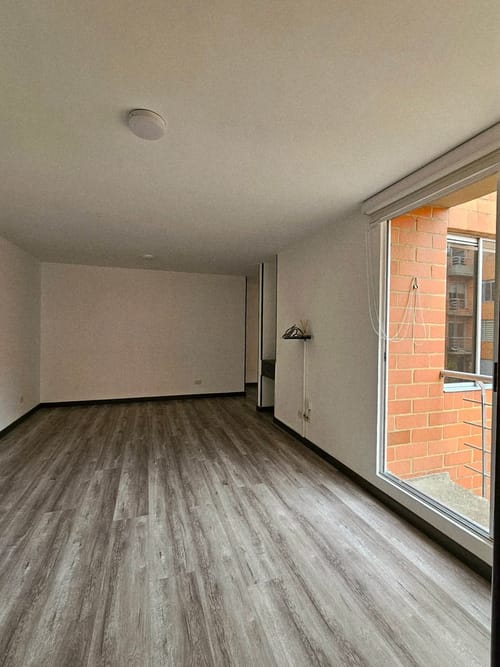 Apartamento de 2 alcobas en arriendo en San Cipriano, Bogotá, 58 m² · foto 3 de 18