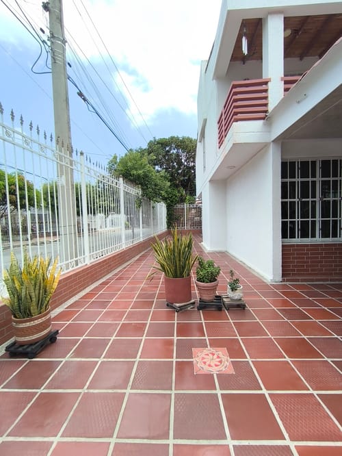 Casa de 3 alcobas en venta en Villa Olimpica Simon Bolivar, Santa Marta, 147 m² · foto 2 de 12