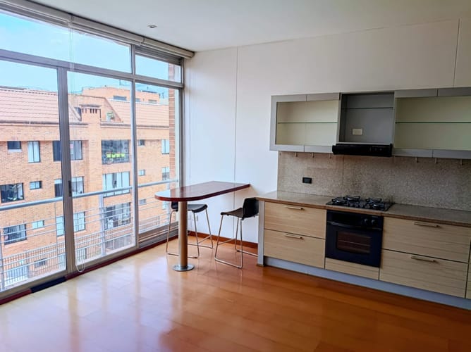 Apartamento de 1 alcoba en venta en Chicó Navarra, Bogotá, 60 m² · foto 2 de 11