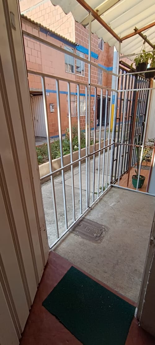 Apartamento de 3 alcobas en venta en El Corzo, Bogotá, 37 m² · foto 2 de 24