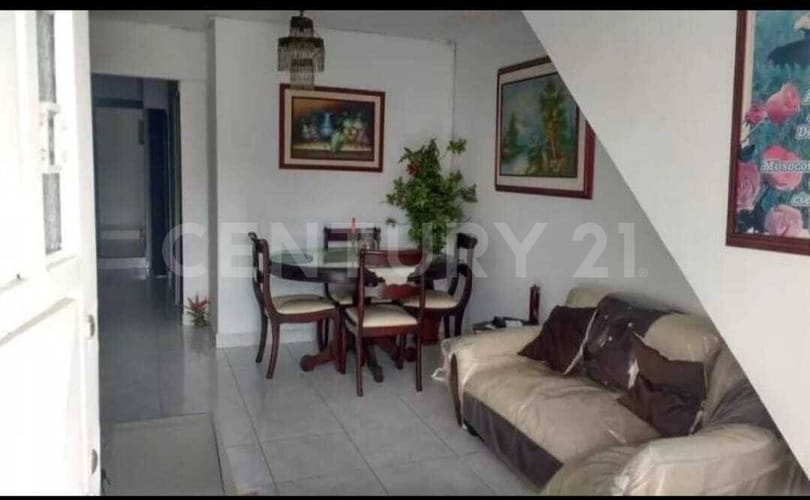 Casa de 8 alcobas en venta en Nueva Floresta Del Ict, Cali, 300 m² · foto 3 de 8