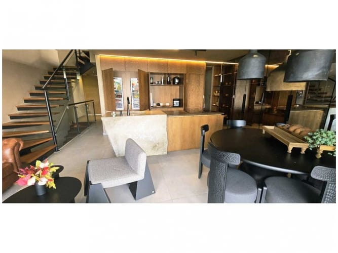 Casa de 3 alcobas en venta en Loma El Atravesado, Medellín, 240 m² · foto 5 de 24