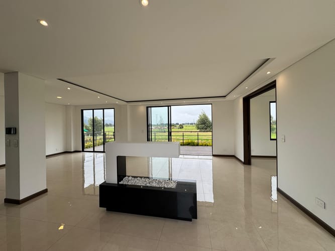 Casa de 3 alcobas en venta en Siberia, Cota, 240 m² · foto 3 de 24