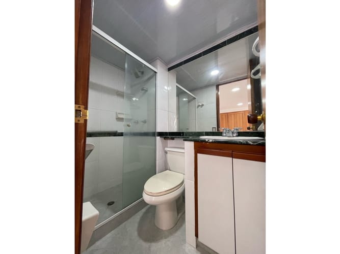Apartamento de 4 alcobas en venta en Loma De Los Bernal, Medellín, 95 m² · foto 20 de 24