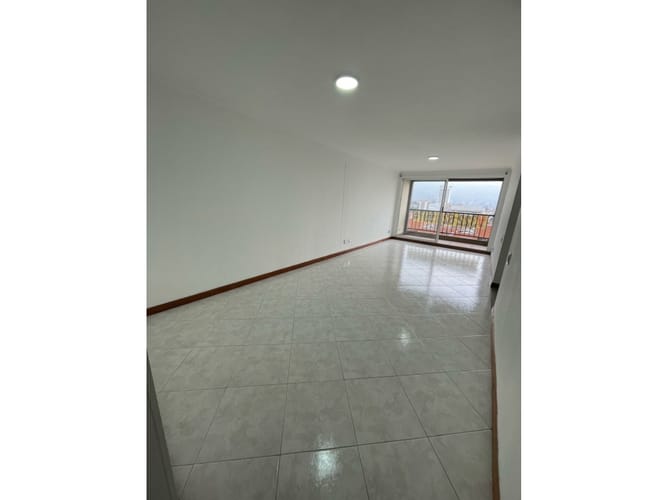 Apartamento de 4 alcobas en arriendo en Loma De Los Bernal, Medellín, 95 m² · foto 7 de 24