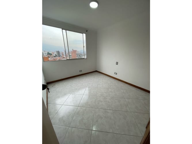 Apartamento de 4 alcobas en arriendo en Loma De Los Bernal, Medellín, 95 m² · foto 15 de 24