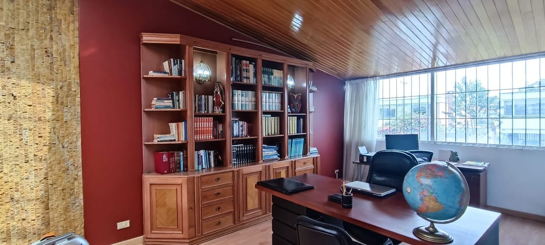 Casa de 4 alcobas en venta en Niza, Bogotá, 340 m² · foto 12 de 19