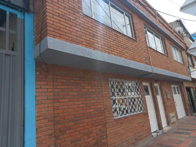 Casa de 11 alcobas en venta en La Granja, Bogotá, 170 m² · foto 2 de 24