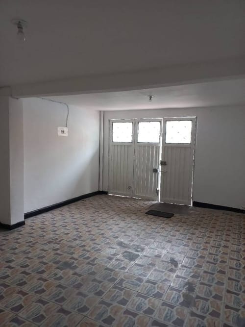 Casa de 11 alcobas en venta en La Granja, Bogotá, 170 m² · foto 4 de 24
