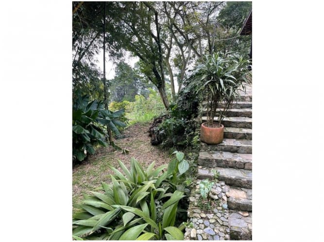 Casa de 5 alcobas en venta en Loma Del Esmeraldal, Envigado, 400 m² · foto 3 de 5