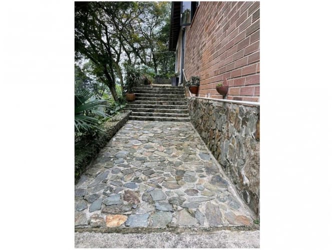 Casa de 5 alcobas en venta en Loma Del Esmeraldal, Envigado, 400 m² · foto 4 de 5