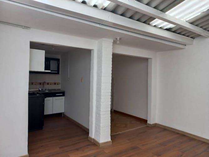 Casa de 11 alcobas en venta en La Granja, Bogotá, 170 m² · foto 13 de 24