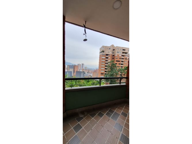 Apartamento de 2 alcobas en venta en Entreamigos, Sabaneta, 84 m² · foto 2 de 19