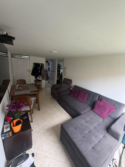 Apartamento de 3 alcobas en venta en Pinar De Suba, Bogotá, 58 m² · foto 2 de 18