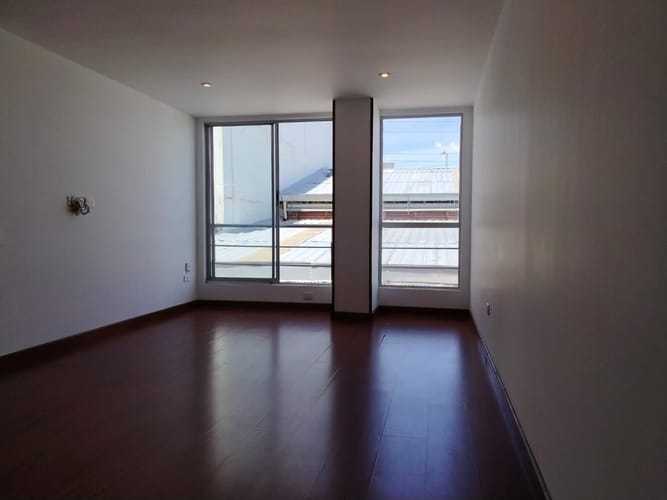 Apartaestudio en venta en Cedritos, Bogotá, 46 m² · foto 2 de 9
