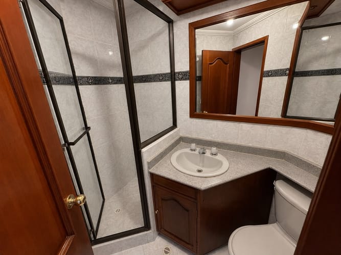 Apartamento de 4 alcobas en venta en Chicó Navarra, Bogotá, 203 m² · foto 3 de 10