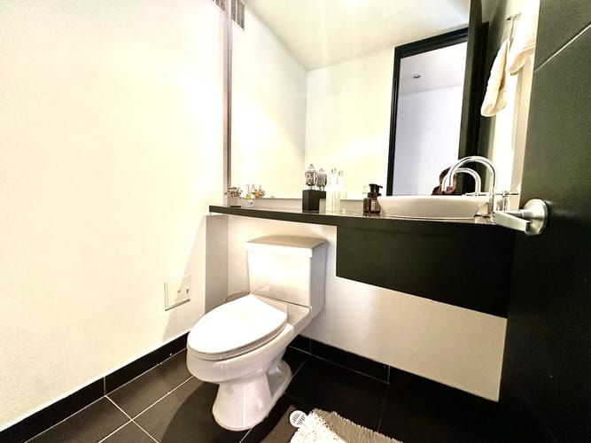 Apartamento de 3 alcobas en venta en Centro Comercial Palatino, Bogotá, 137 m² · foto 6 de 19