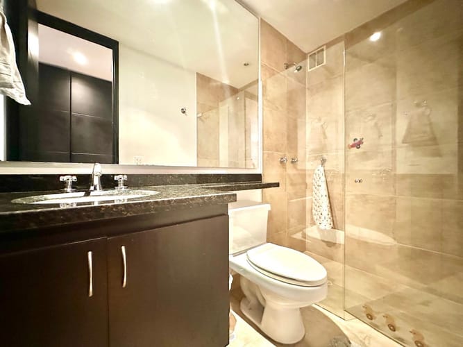 Apartamento de 3 alcobas en venta en Centro Comercial Palatino, Bogotá, 137 m² · foto 11 de 19