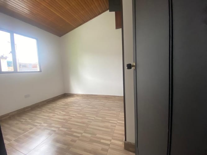 Casa de 3 alcobas en venta en Versalles Fontibon, Bogotá, 75 m² · foto 20 de 23