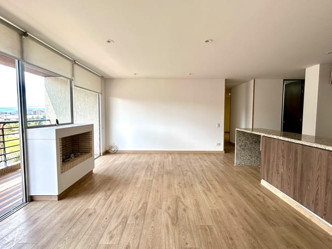 Apartamento de 3 alcobas en venta en Fontibon, Bogotá, 131 m² · foto 2 de 24